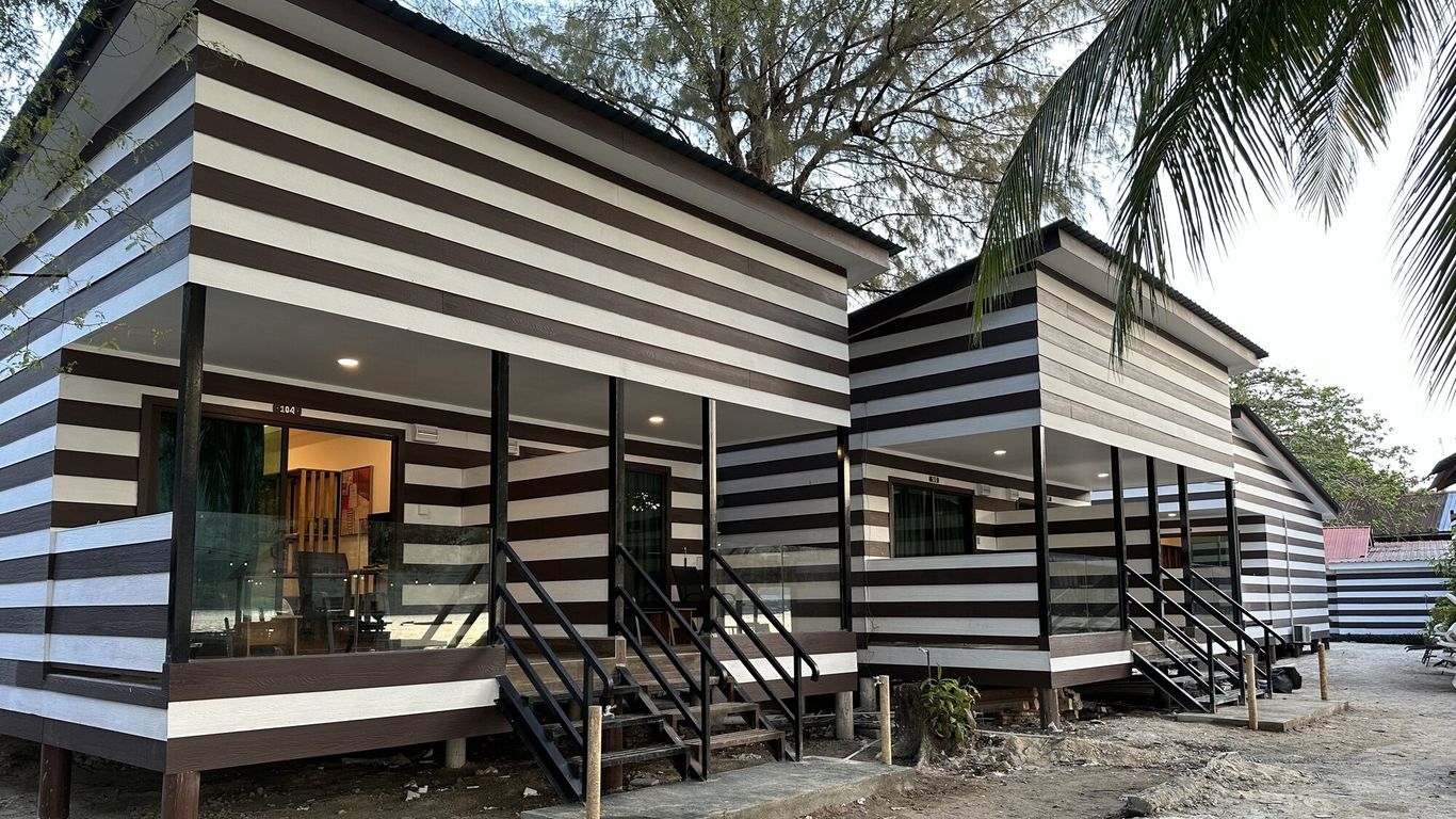 ذا بارات بيرهانشن بيتش ريزورت