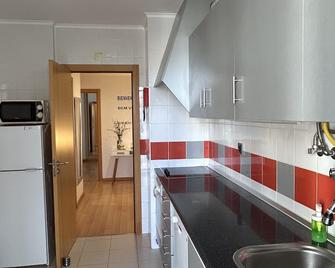 Beach House Carmen 2 - Monte Gordo - Kitchen