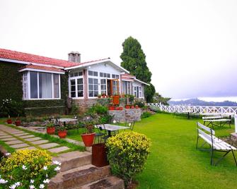 Villa Retreat - Boutique Hotel - Kodaikanal - Patio