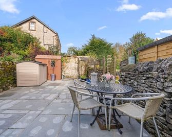 Fable Cottage Luxurious Stay - Bakewell - Patio