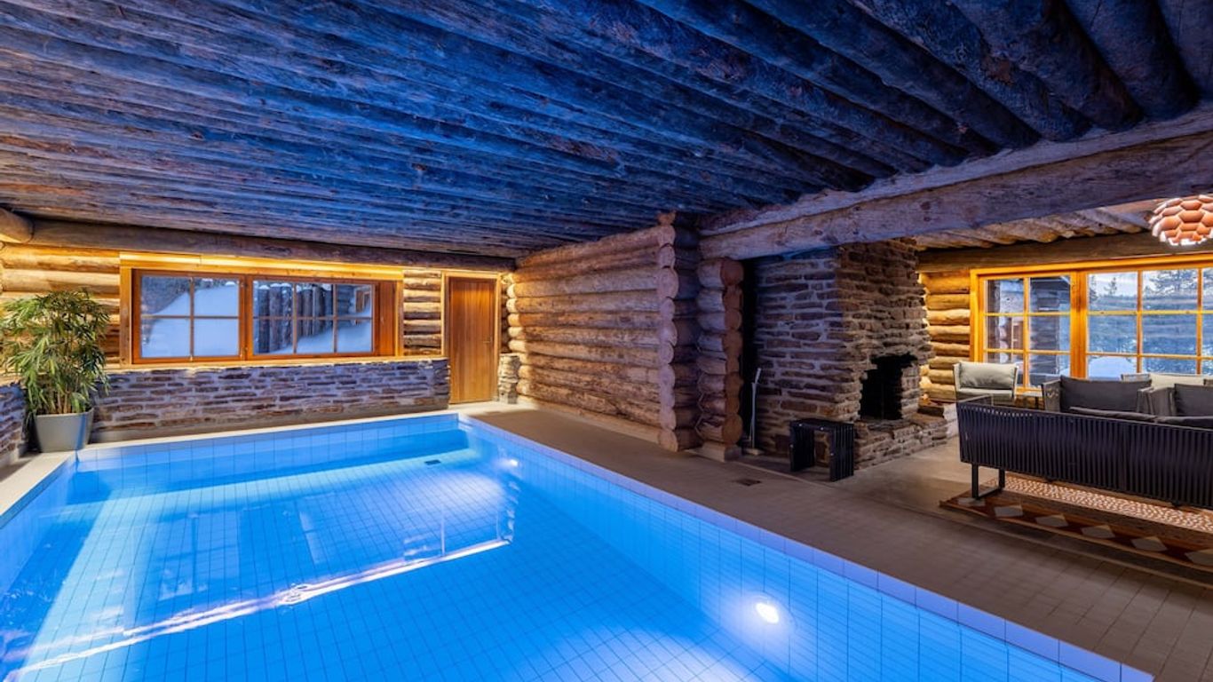 Kuukkeli Log Houses Aurora Resort