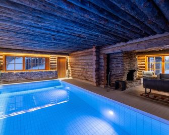 Kuukkeli Log Houses Aurora Resort - Saariselka - Pool
