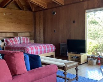 Beach and Seashore Hiking Retreat - Inverness - Sala de estar