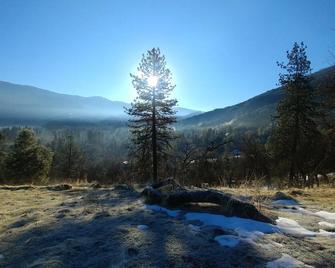 Sequoia Bsm.Fun - California Hot Springs