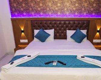 Hotel Ruby - Kalyān - Bedroom