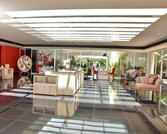 Savoy Hotel Encarnación - Encarnacion - Salónek