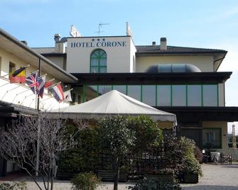 Hotel Corone - Caerano di San Marco - Building