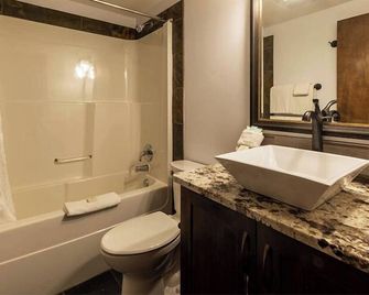 Glacier Mountaineer Lodge - Golden - Bad