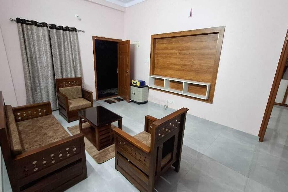 Cozy Corner Homestay - מדיקרי - סלון