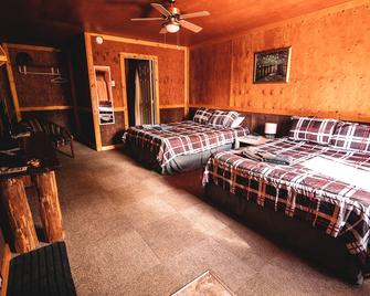 Mountain View Cabins - Golden - Bedroom