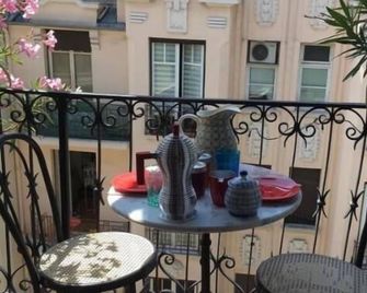 Great and light private room in the heart of Nice - Nice - Balcony