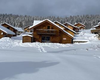 Chalet in the heart of the Jura - A dream stay all year round - Lamoura - Gebäude