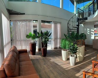 Ipê Hotel Jardins - Ponta Grossa - Salónek