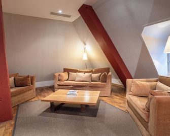 L'Absinthe Hotel - Honfleur - Wohnzimmer