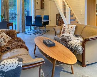 Lovely Home In Skodje With House A Panoramic View - Vatne - Sala de estar