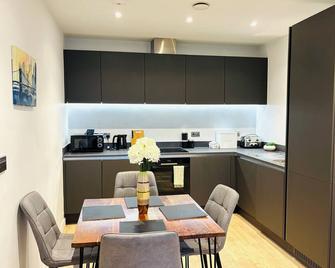 Luxury 2br Penthouse|stunning Views|netflix&wifi - Mánchester - Cocina