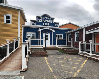 Seaport Inn - Elliston - Building