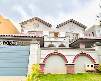 Coral Lodges - Islamabad - Building