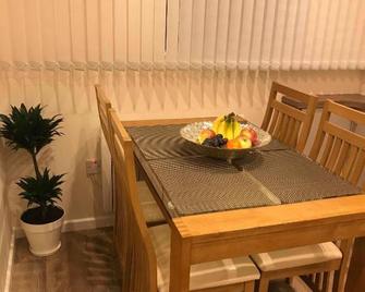 Exploreness Apartment - Inverness - Comedor