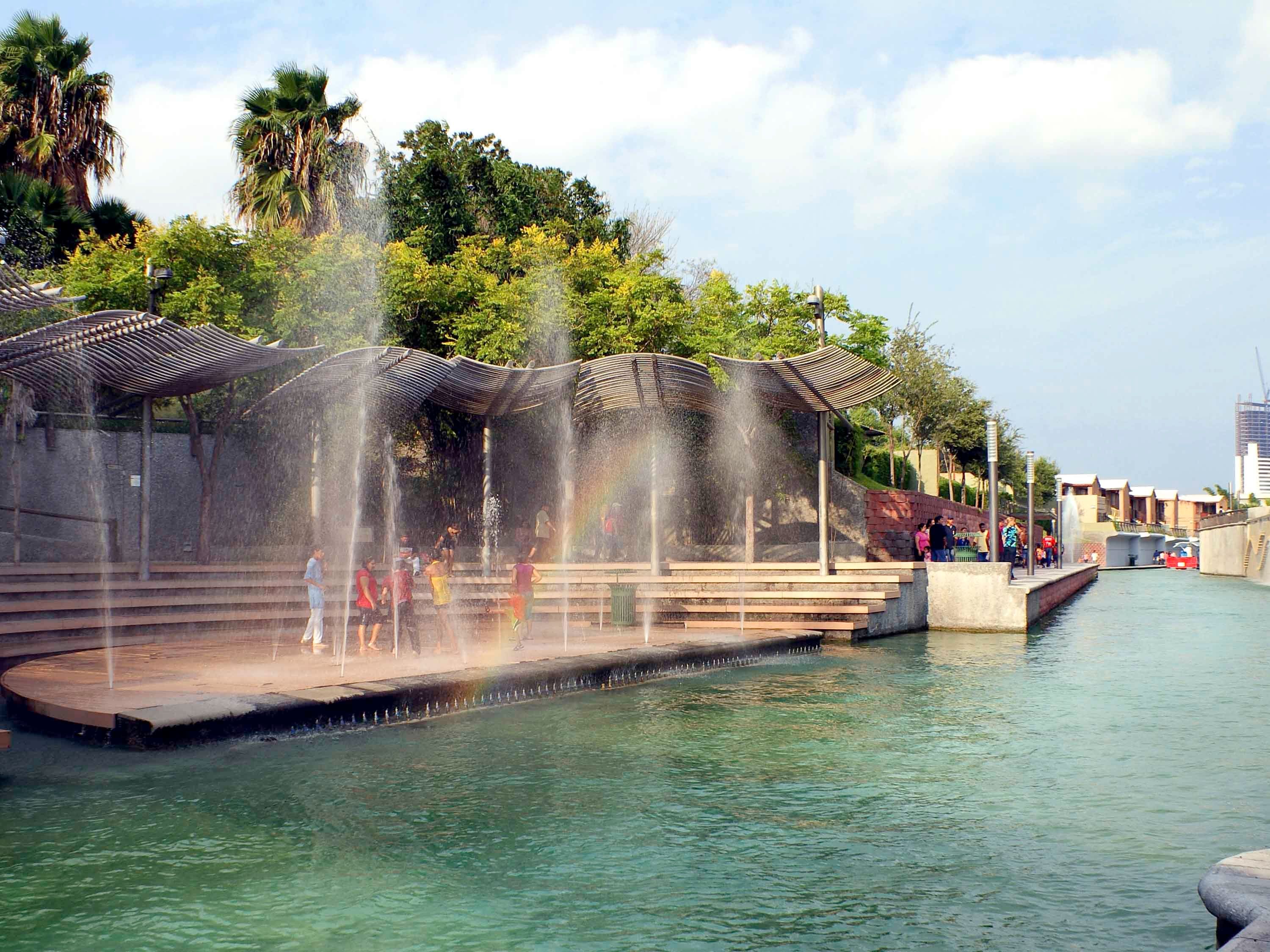 ibis Monterrey Valle - מונטרי - בר