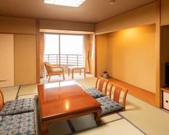 Hotel Kunitomi Annex - Itoigawa - Dining room