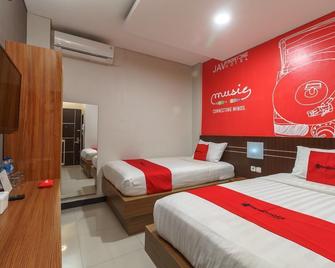 Hotel Jav Front One - Lahat - Habitación