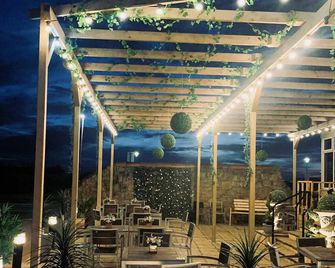 Horizon Hotel - אייר - פטיו