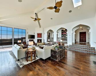 Malibu Luxury Ocean View Retreat - Malibu