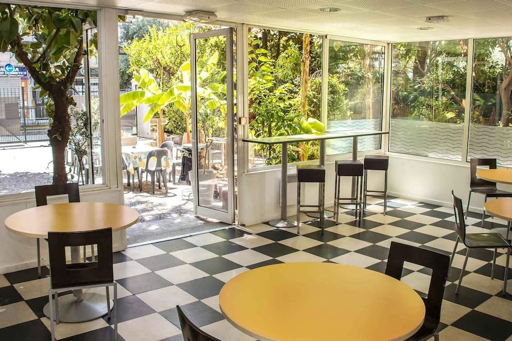 Auberge de Jeunesse HI Nice Les Camélias - ניס - מסעדה