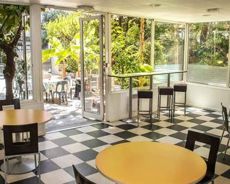 Auberge de Jeunesse HI Nice Les Camélias - Nice - Restaurant