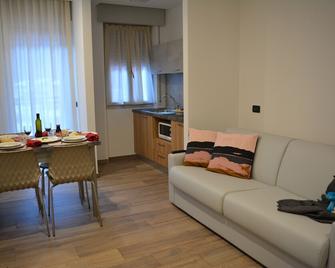 Alpieve Albergo Pieve - פייבה די לדרו - סלון