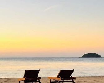 Duli Beach Farm Hostel - El Nido - Beach