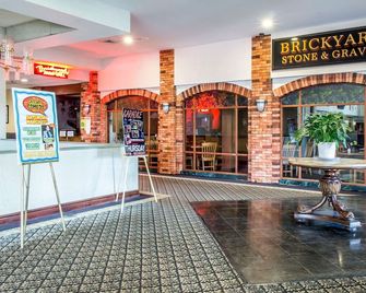 Clarion Hotel & Conference Center Ronkonkoma Macarthur Airport - Ronkonkoma - Restaurant