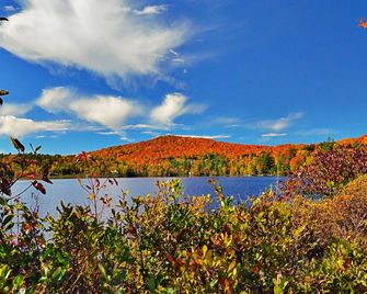 Mountain Lake Inn - Saranac Lake - Buiten zicht
