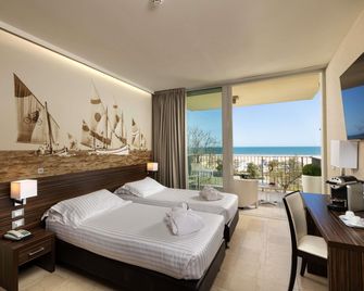Mercure Rimini Lungomare - Rimini - Dormitor