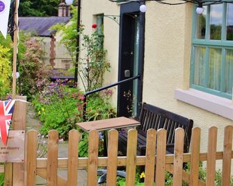 Wortley Cottage Guest House - Sheffield - Patio