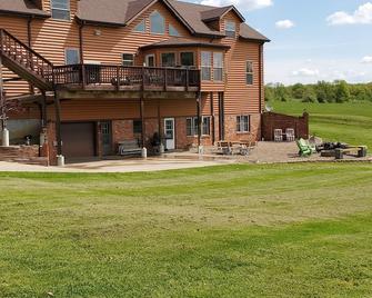 Comfort Country Living - Trenton - Edificio