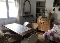 Bohemian chic duplex in the heart of Avignon - 6-8 people - Aviñón - Comedor