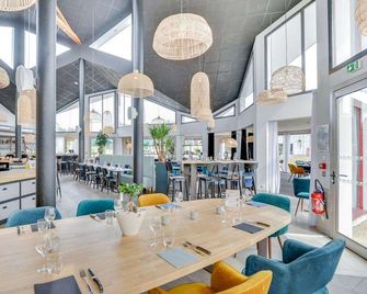 Brit Hotel Pays De Vitre - Étrelles - Ristorante