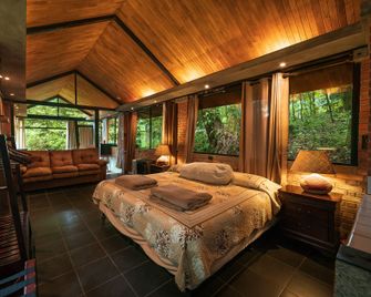 Altura Hotel - Alajuela
