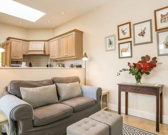 West Lodge - Fordingbridge - Living room