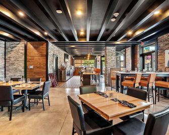 Cobblestone Hotel & Suites - Waukesha - Waukesha - Ресторан
