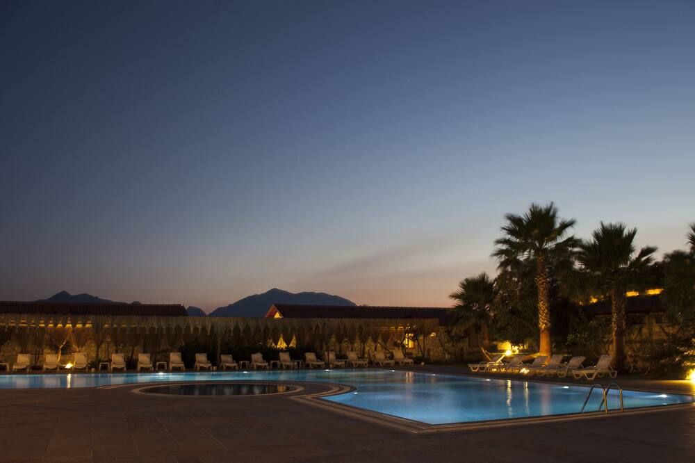 فلو داتكا سيرف آند بيتش هوتل