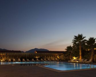 Flow Datca Surf & Beach Hotel - Datça - Pool