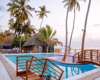 Tiki Beach Club & Resort - Bwejuu - Pool