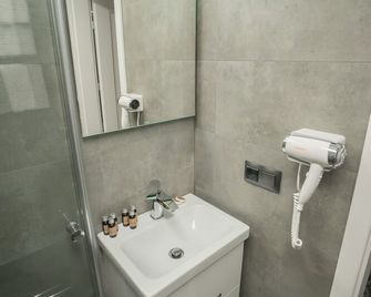 Hotel Gordon - Varşova - Banyo