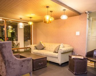 Viyana Boutique Hotel - Kandy - Lounge