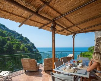 Casa di mare 2, Beautiful Property on the beach, terraces with stunning views - Maiori - Balcony