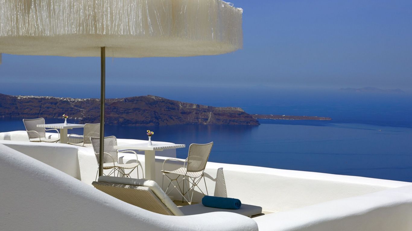 White Santorini Suites & Spa