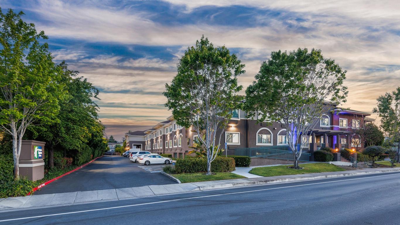 Holiday Inn Express & Suites Mountain View Silicon Valley By IHG
